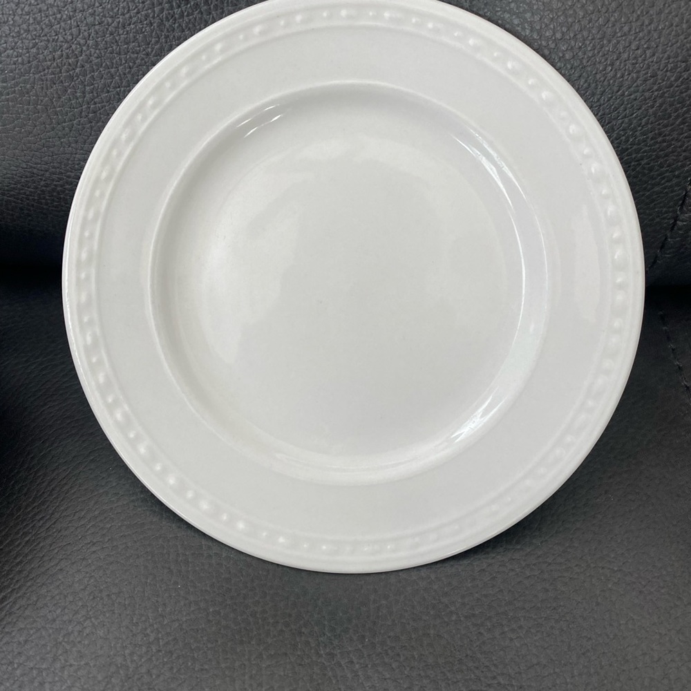 Set of 6–Casual Settings Oneida Meridian Bread Butter Appetizer Dessert Plates